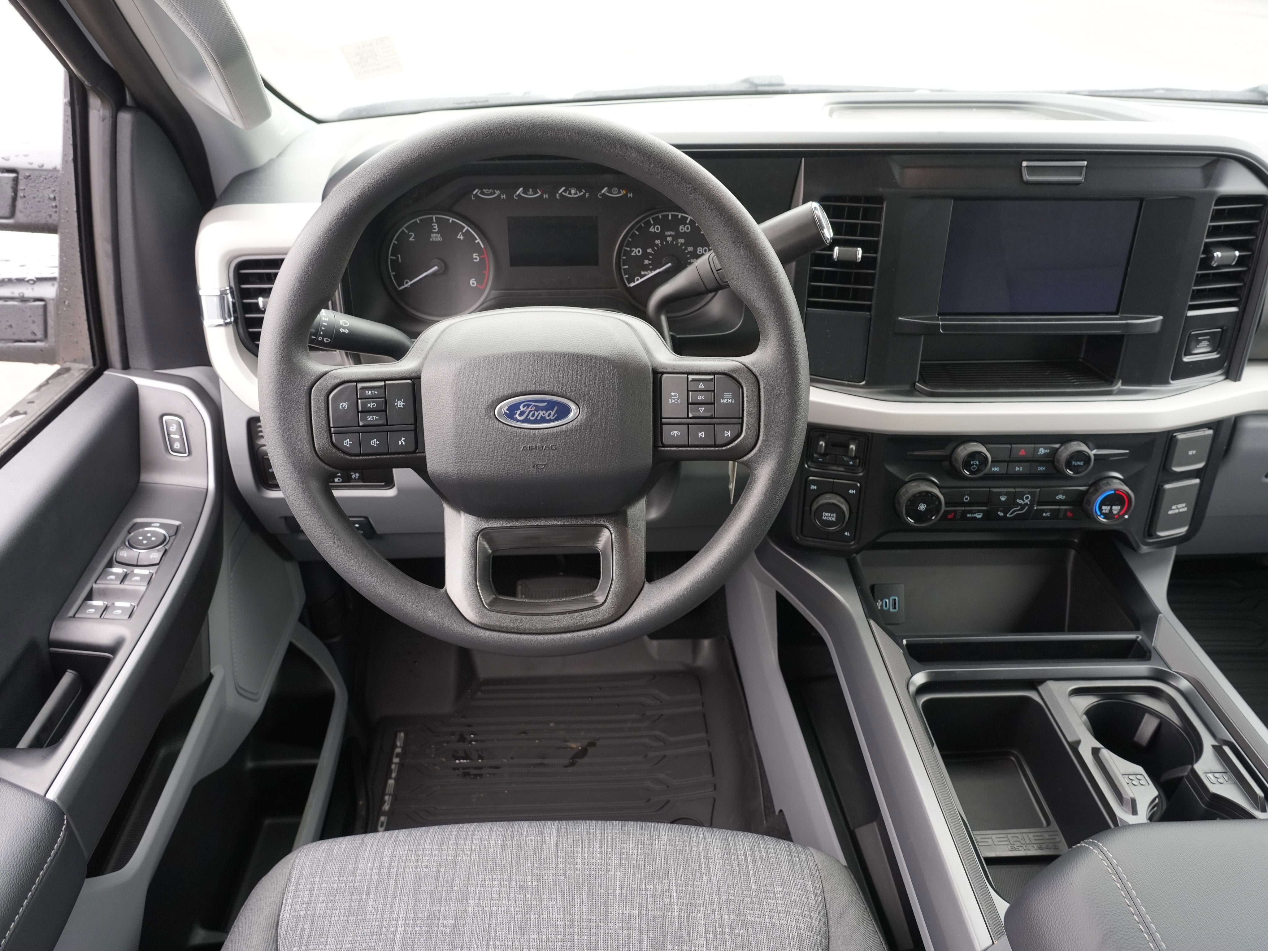 2026 Ford Super Duty F-550 DRW XLT