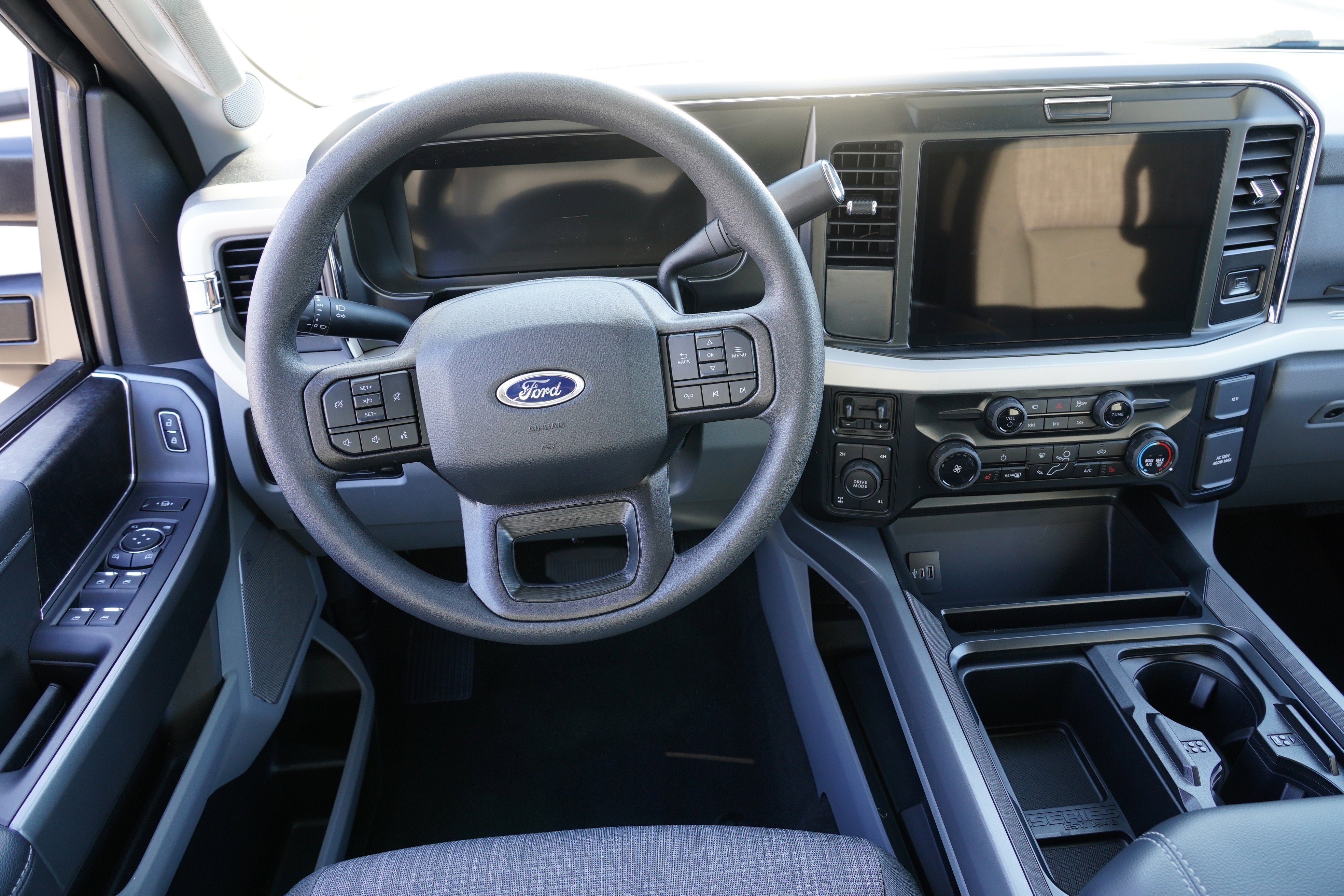 2026 Ford Super Duty F-350 SRW XLT