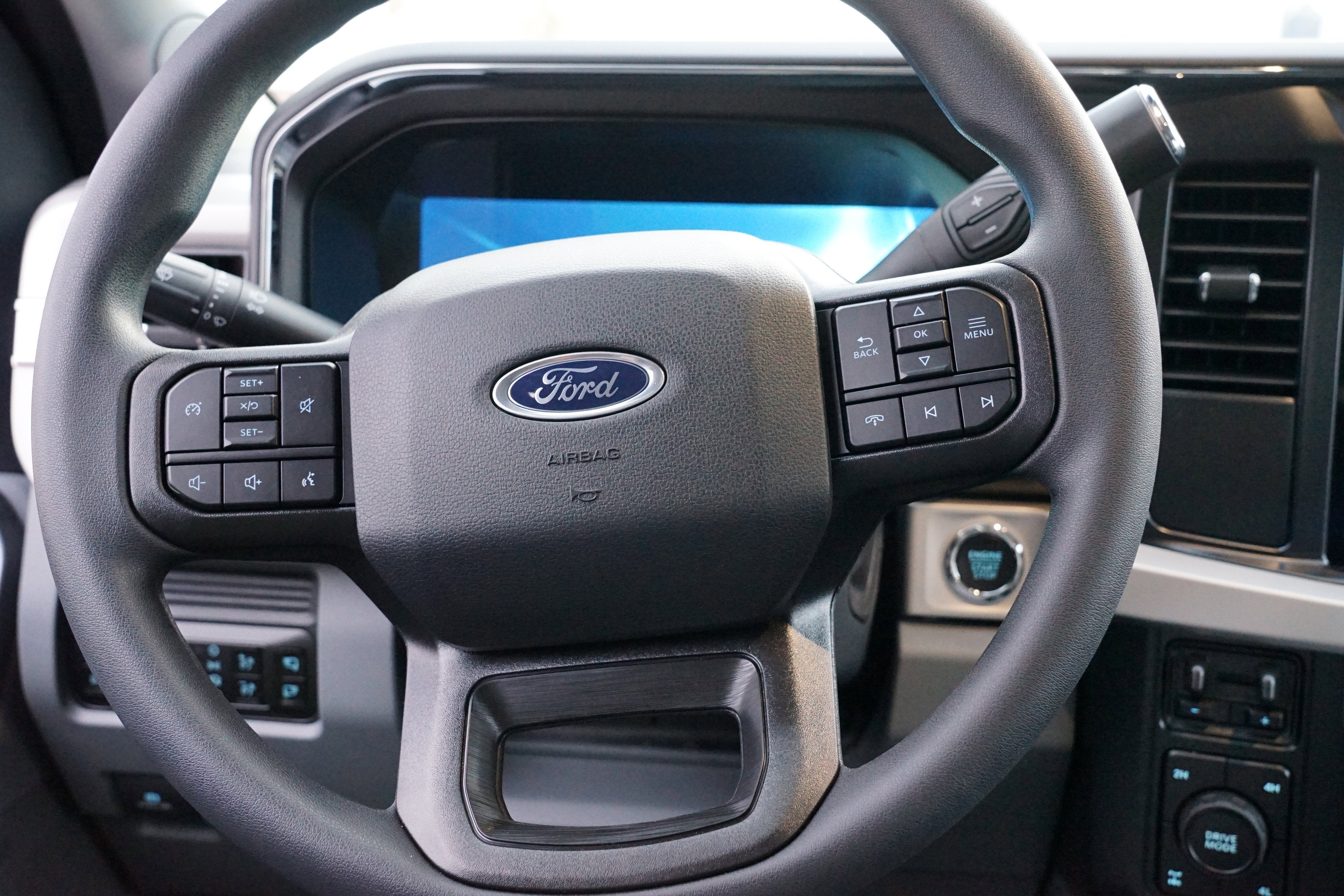 2026 Ford Super Duty F-350 SRW XLT