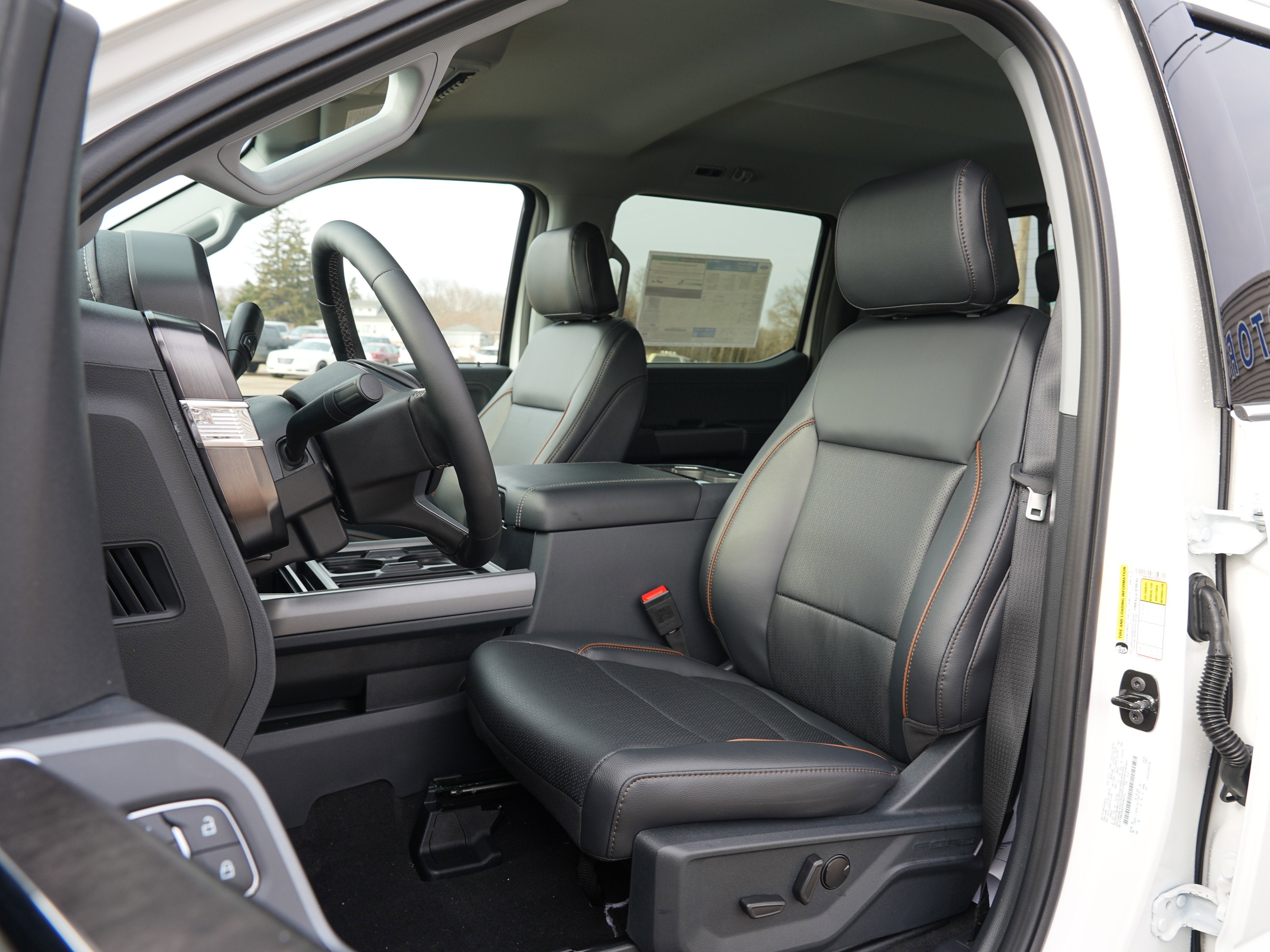 2026 Ford Super Duty F-350 SRW LARIAT