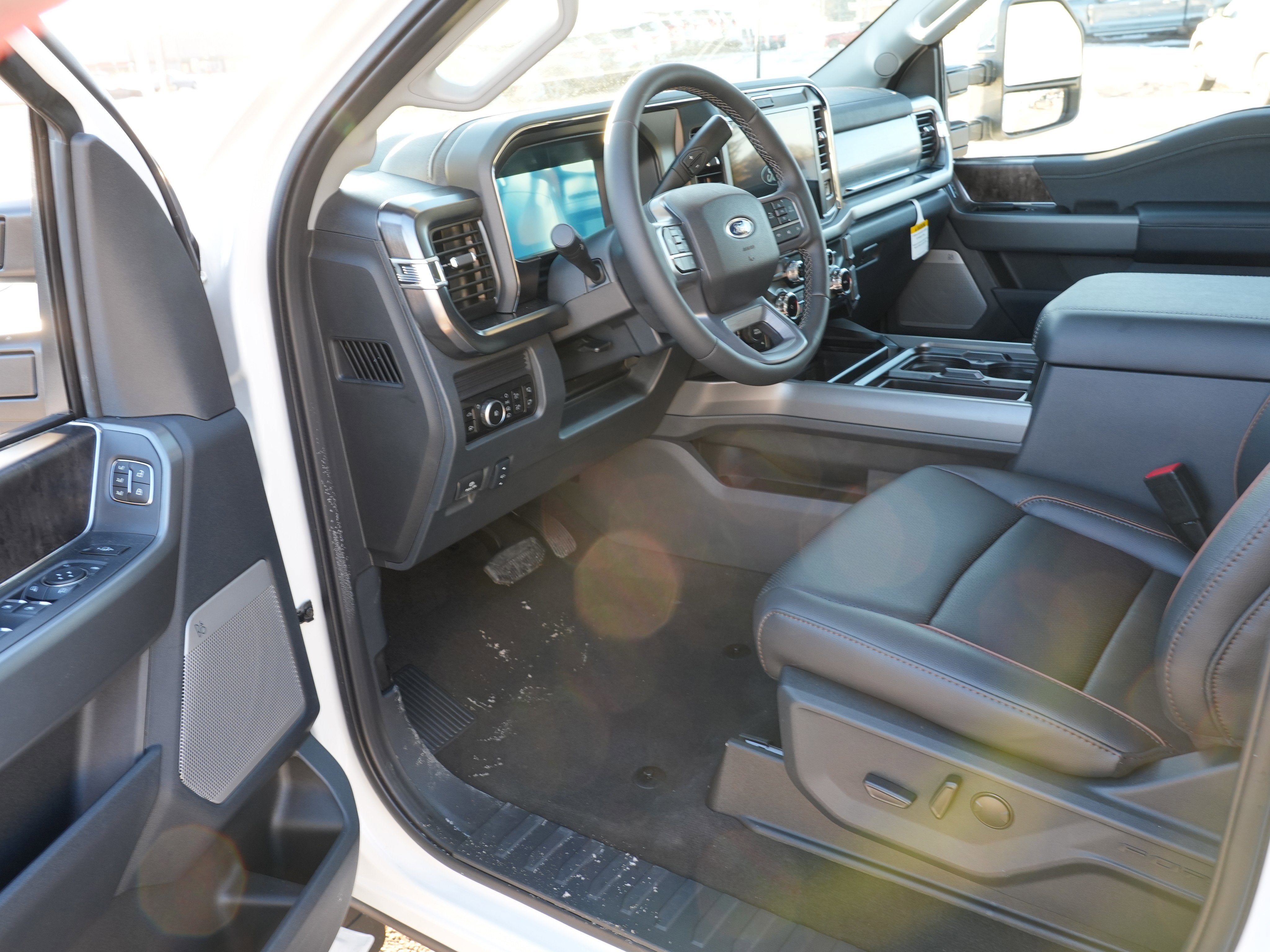 2026 Ford Super Duty F-350 SRW LARIAT