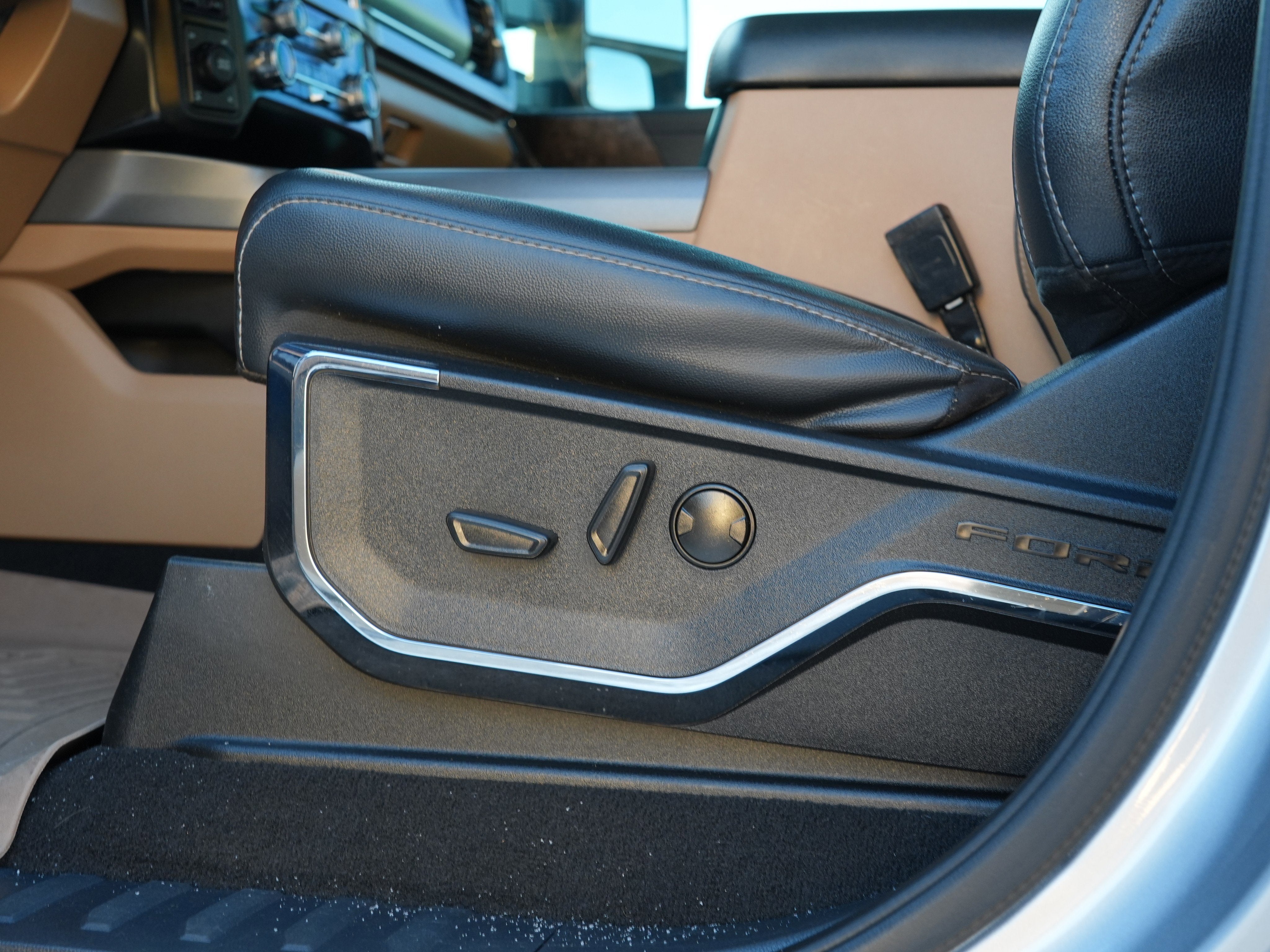 2024 Ford Super Duty F-350 SRW LARIAT