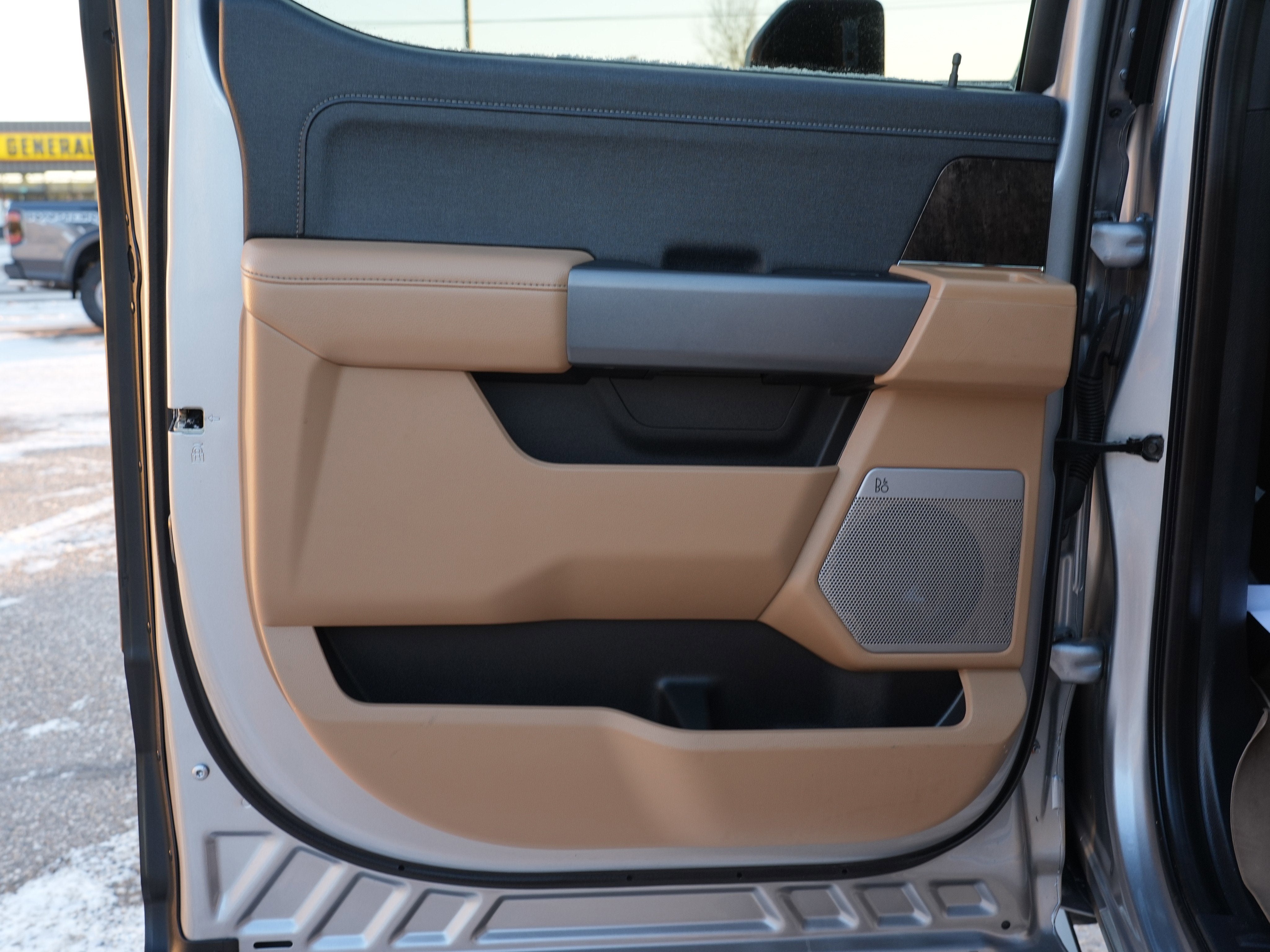 2024 Ford Super Duty F-350 SRW LARIAT