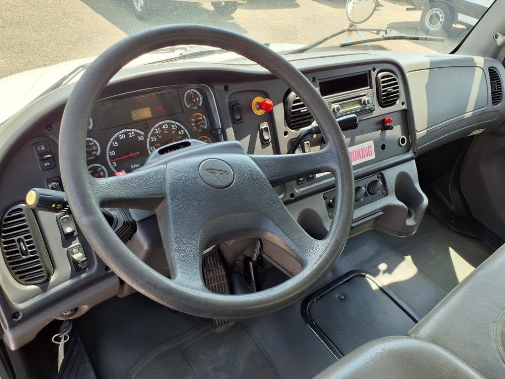 2006 Freightliner M2 Base