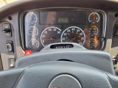 2006 Freightliner M2 Base