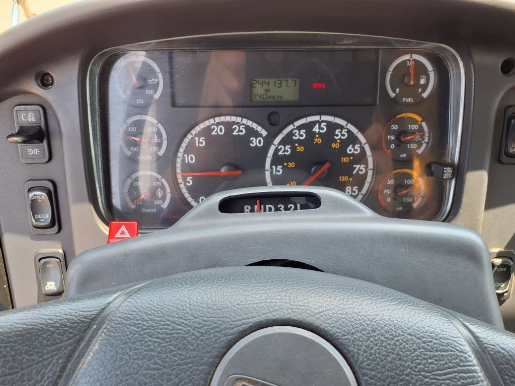 2006 Freightliner M2 Base