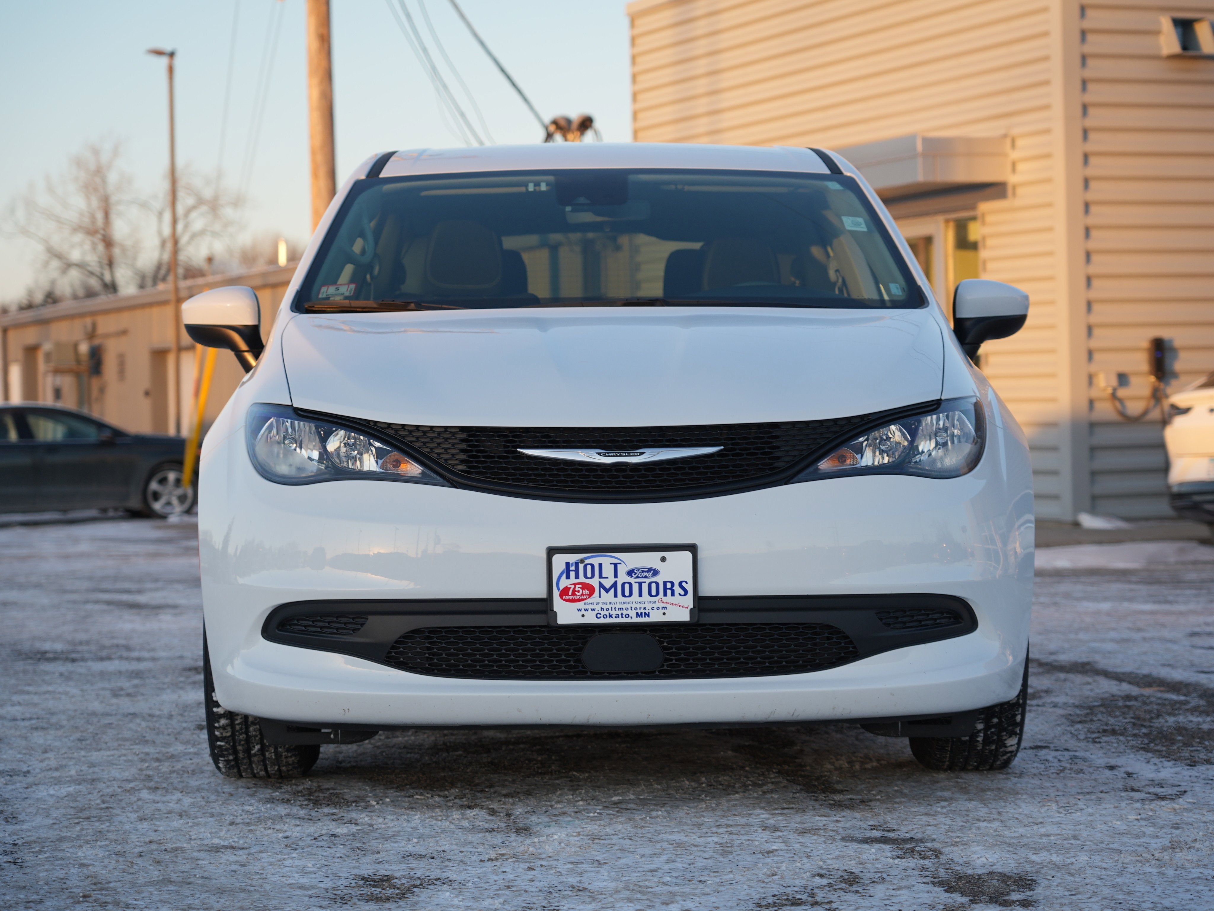 2023 Chrysler Voyager LX