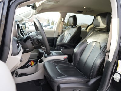 2023 Chrysler Pacifica Hybrid Touring L