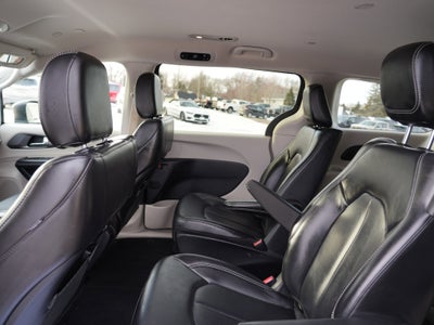 2023 Chrysler Pacifica Hybrid Touring L