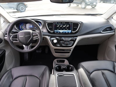 2023 Chrysler Pacifica Hybrid Touring L