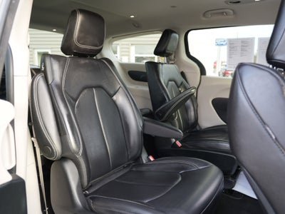 2023 Chrysler Pacifica Hybrid Touring L