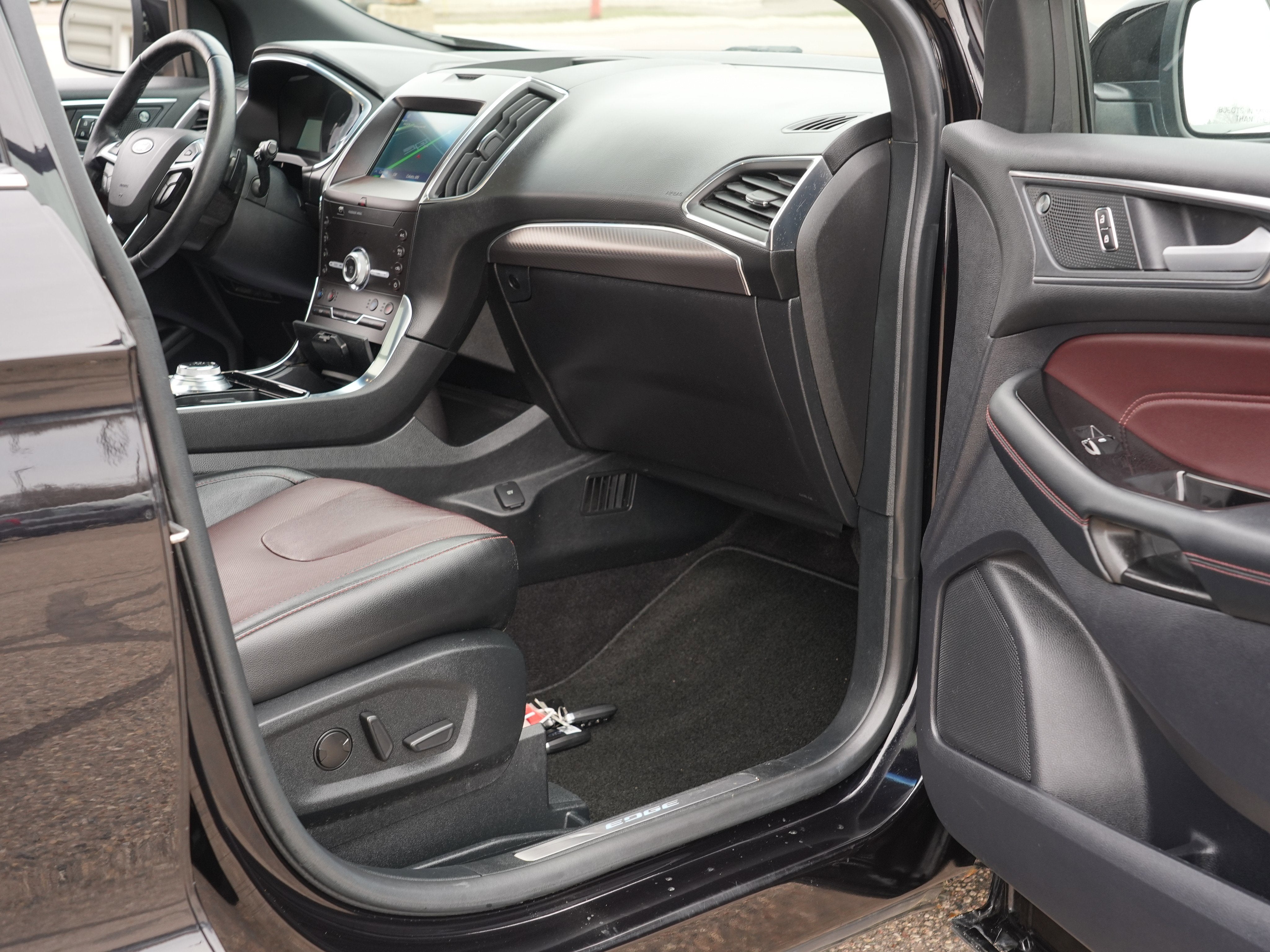 2020 Ford Edge Titanium