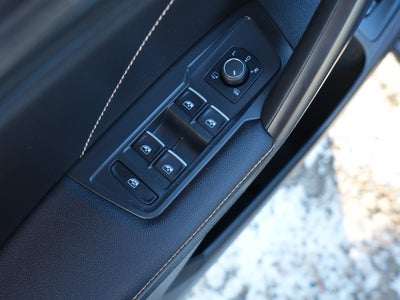 2023 Volkswagen Tiguan SEL R-Line