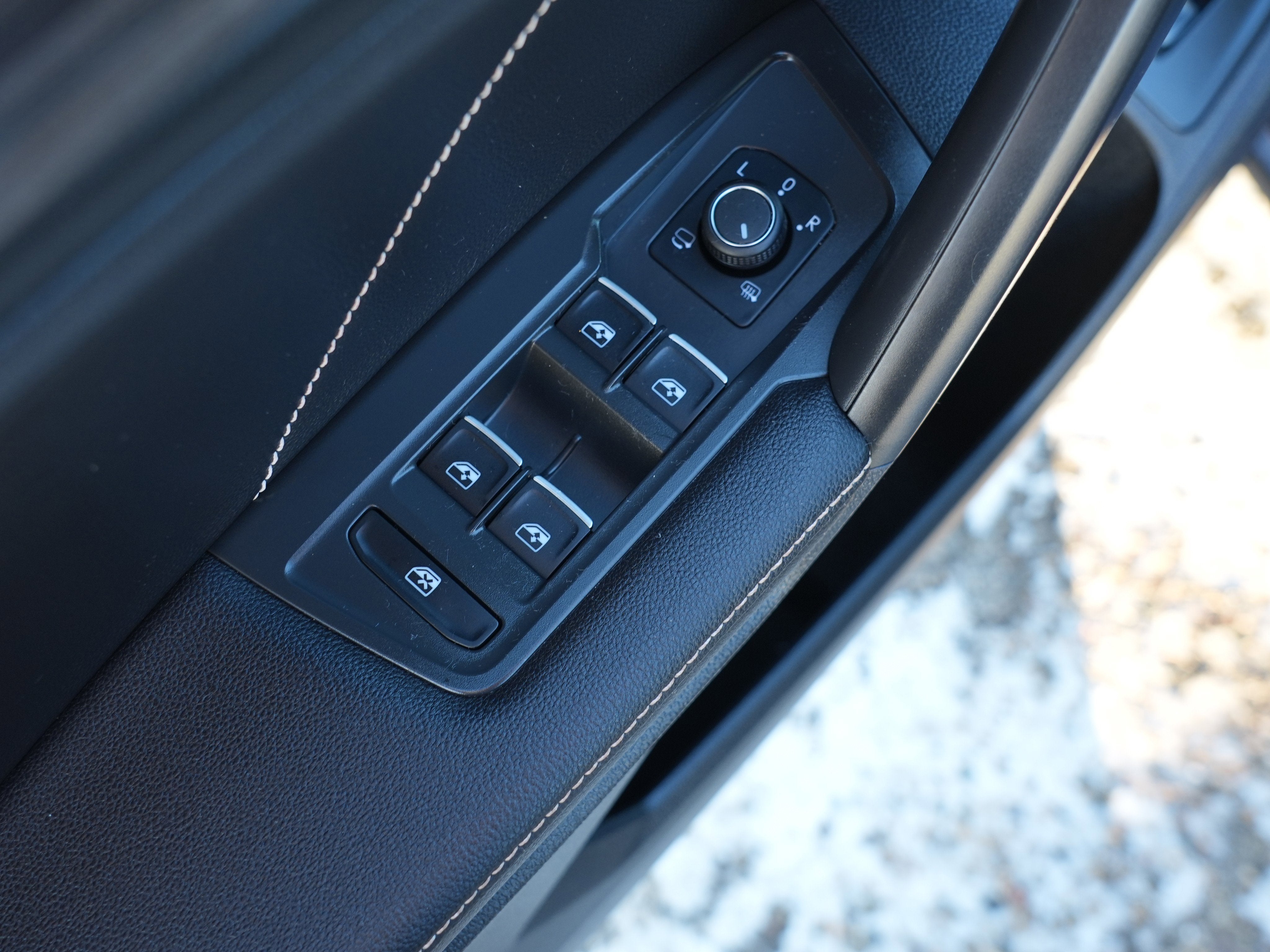 2023 Volkswagen Tiguan SEL R-Line