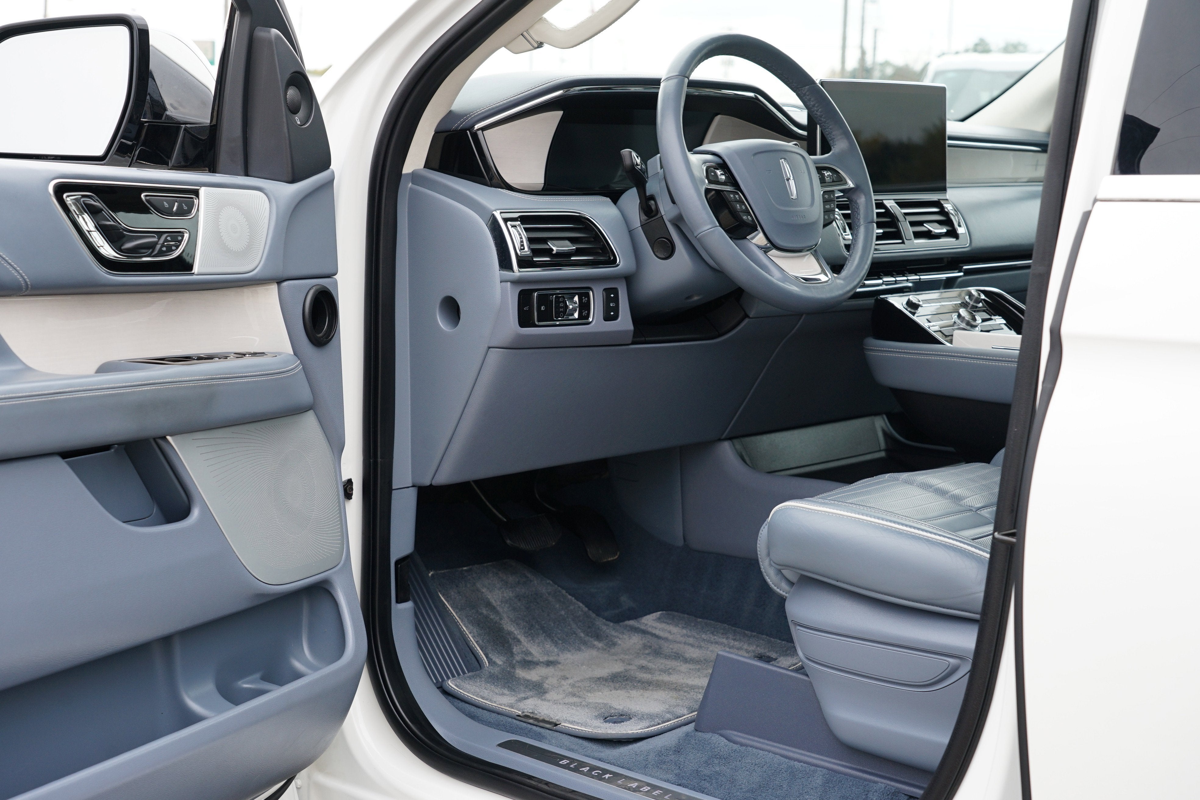 2024 Lincoln Navigator L Black Label