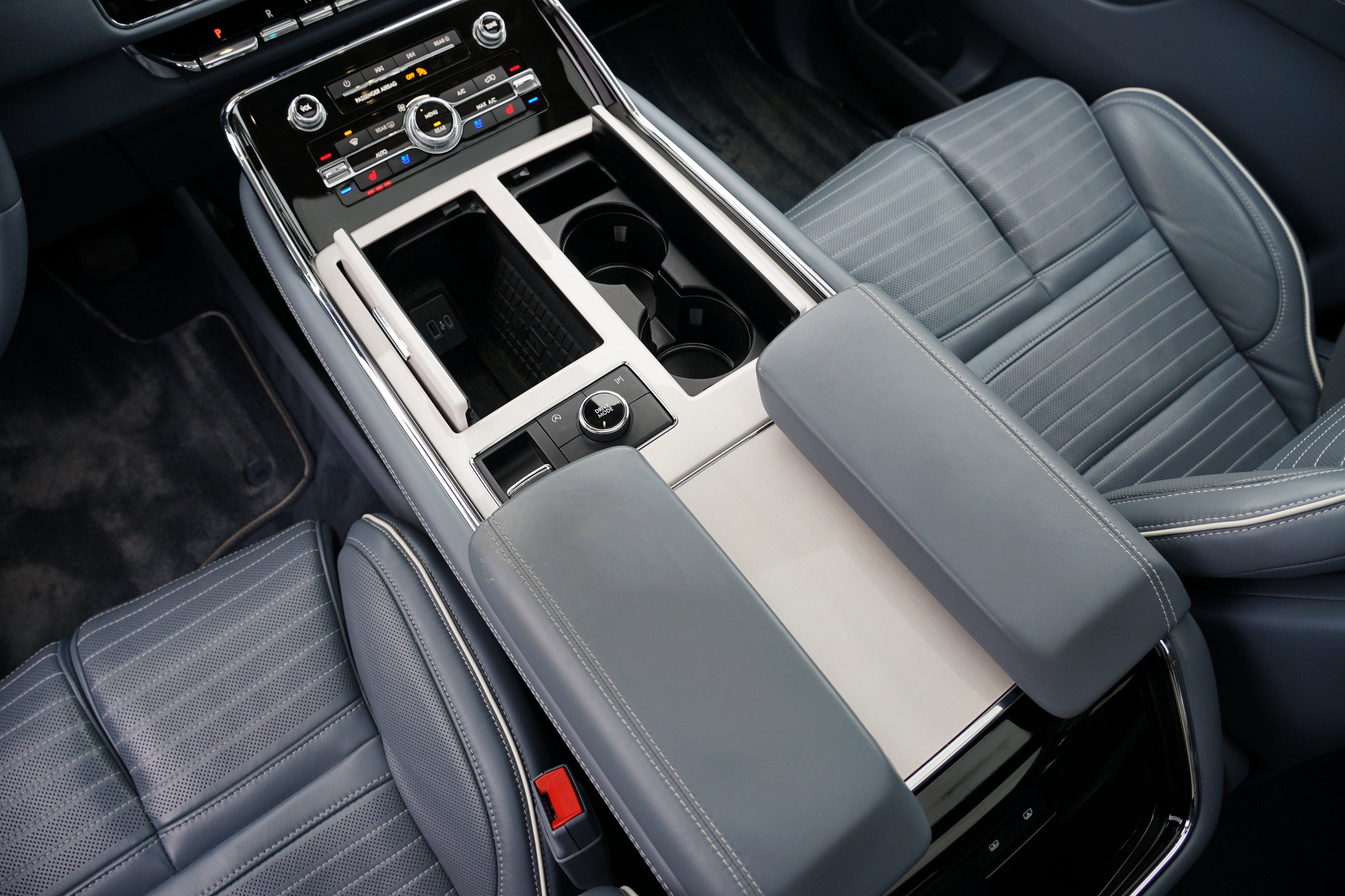 2024 Lincoln Navigator L Black Label