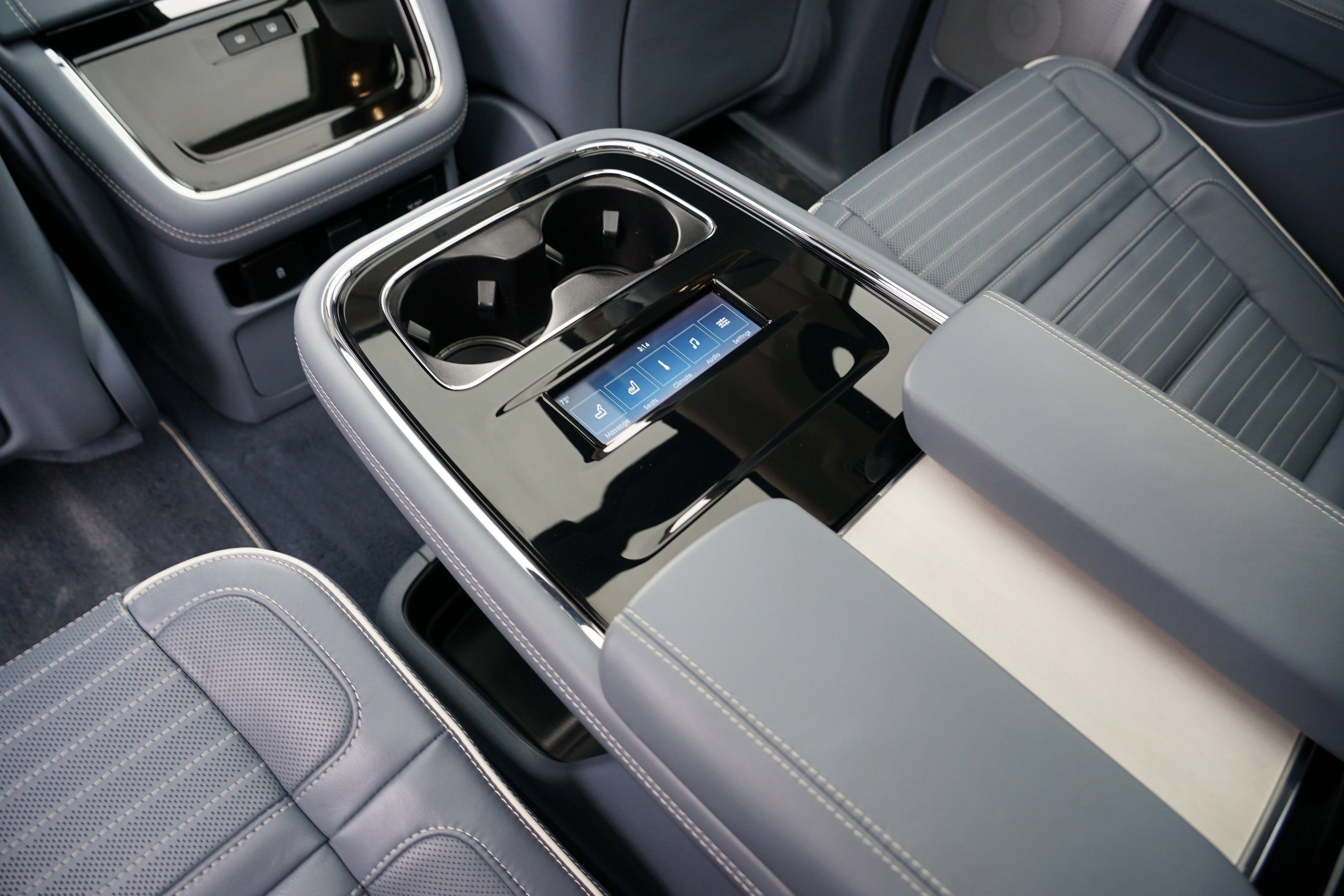 2024 Lincoln Navigator L Black Label