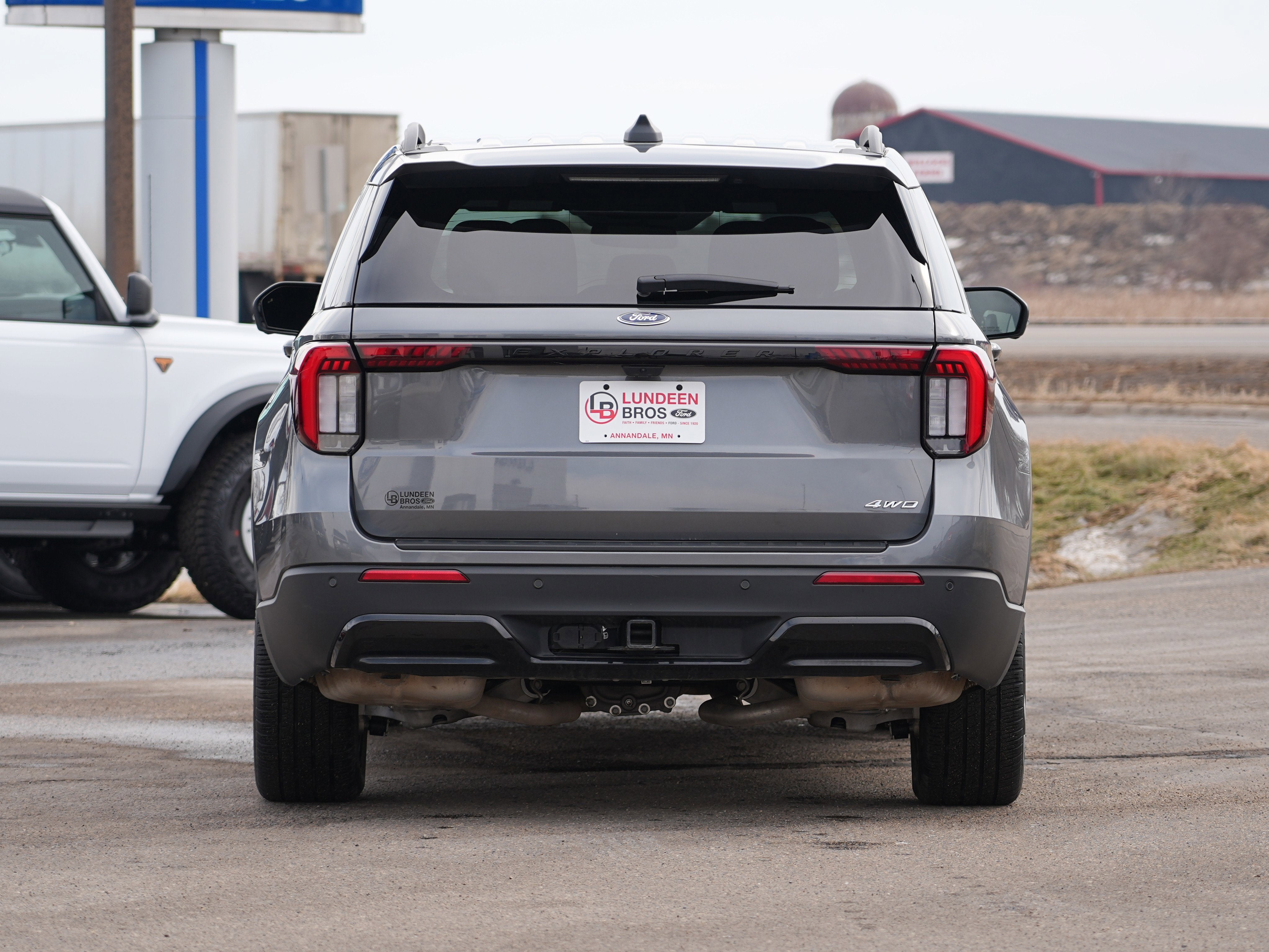2025 Ford Explorer ST-Line