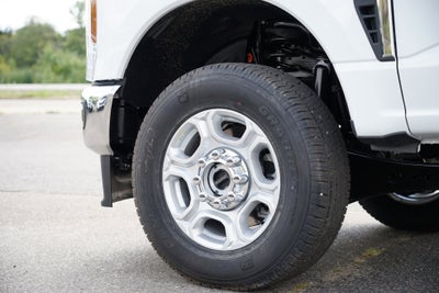 2026 Ford Super Duty F-350 SRW XLT