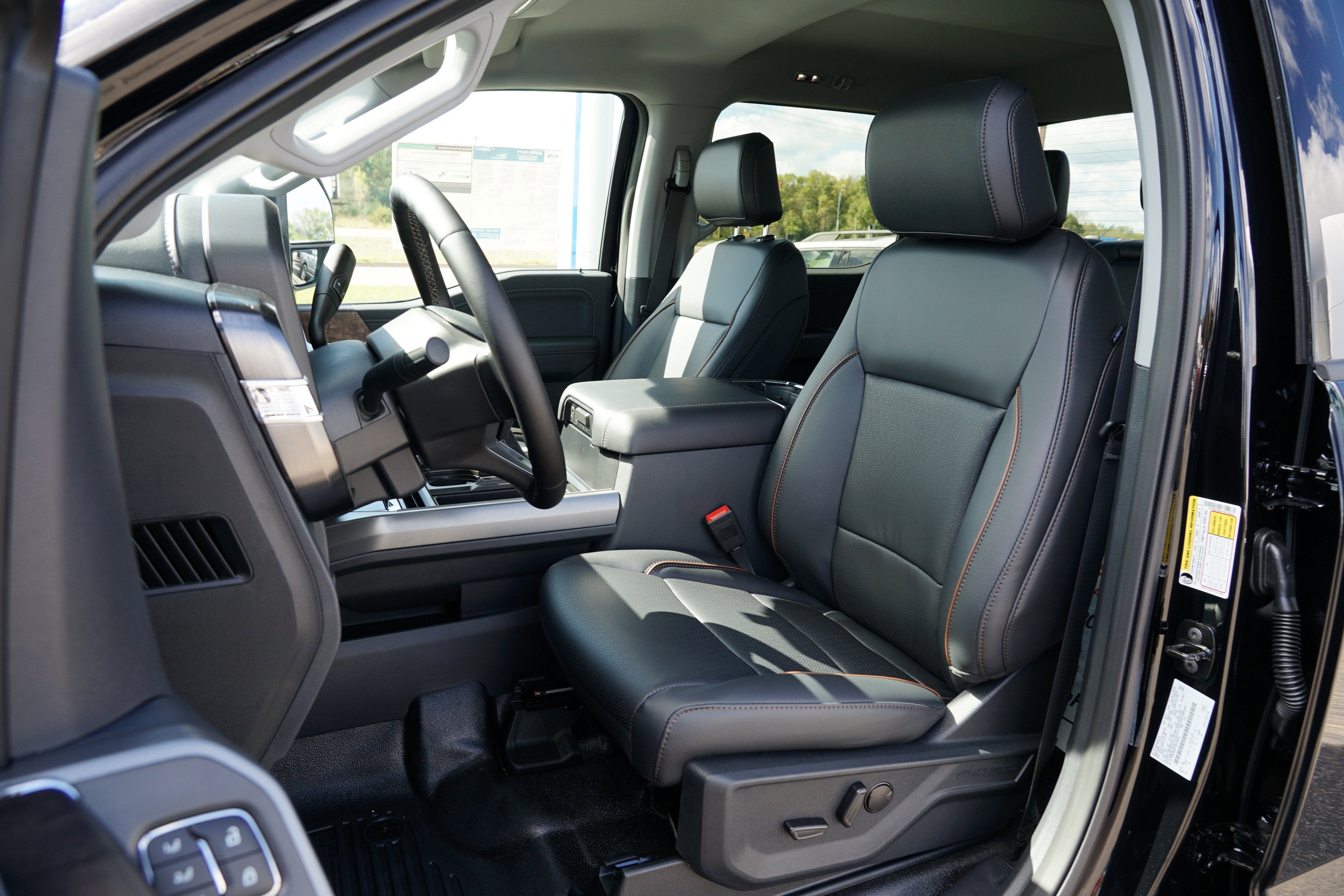 2026 Ford Super Duty F-350 SRW LARIAT