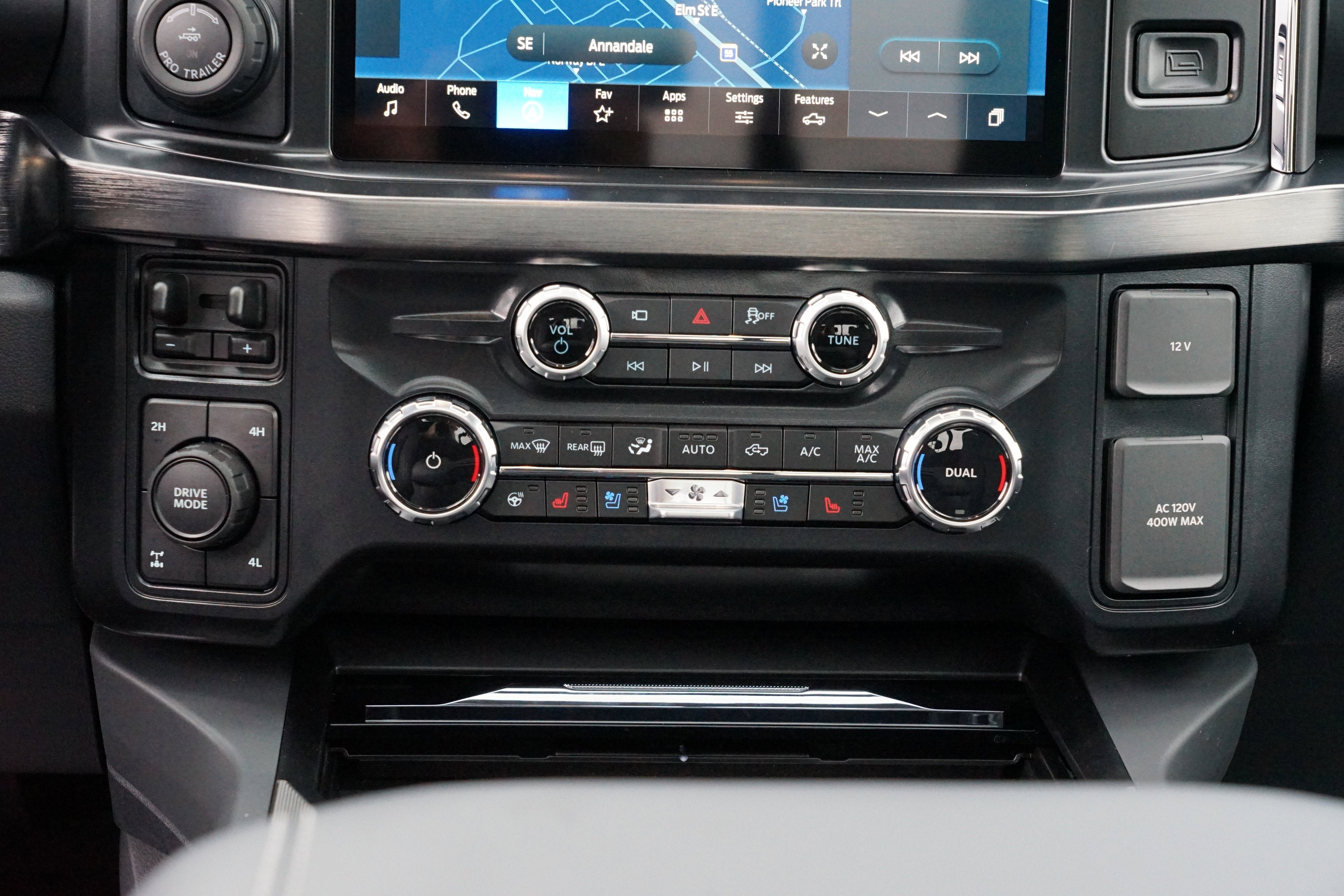 2026 Ford Super Duty F-350 SRW LARIAT