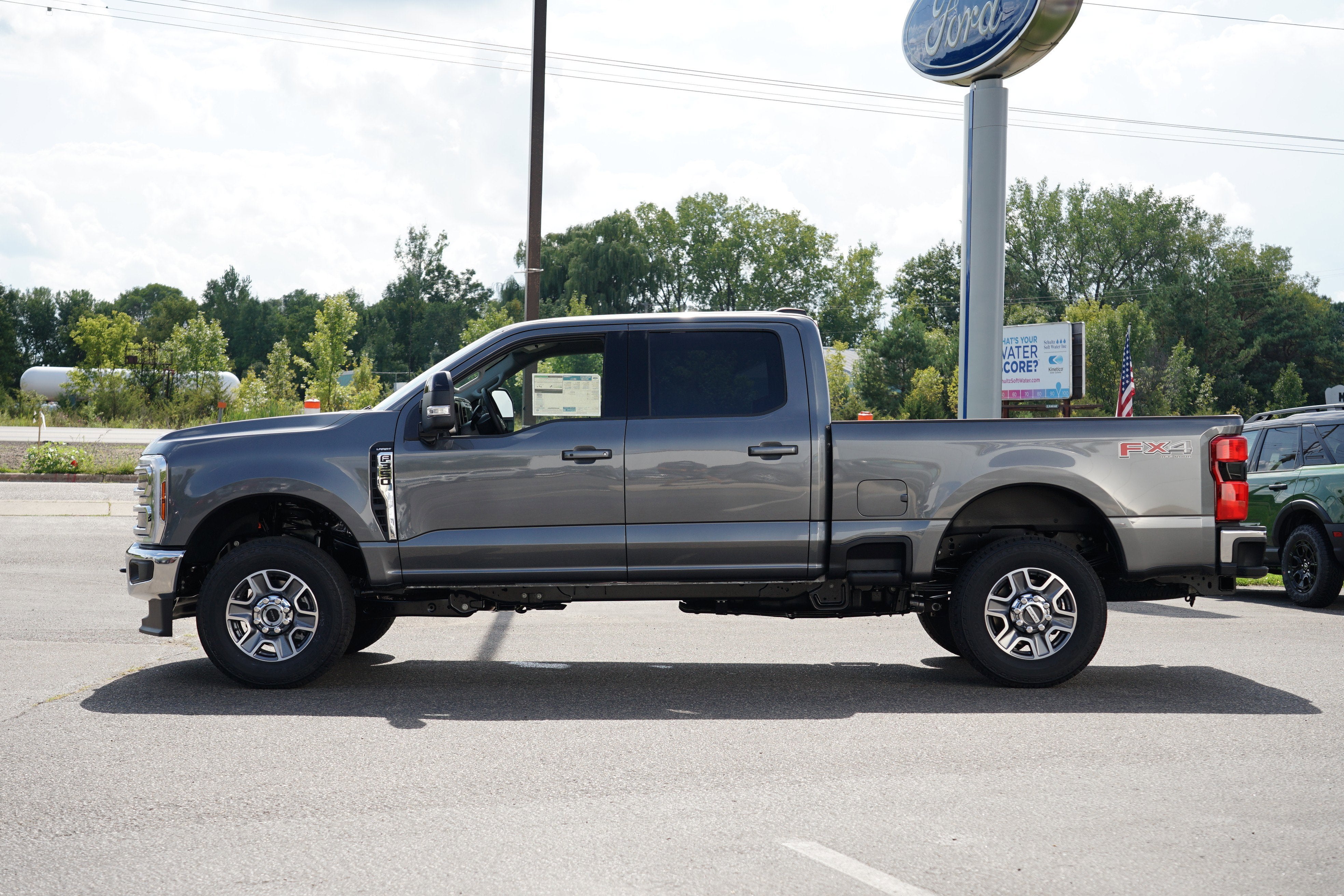 2026 Ford Super Duty F-350 SRW LARIAT