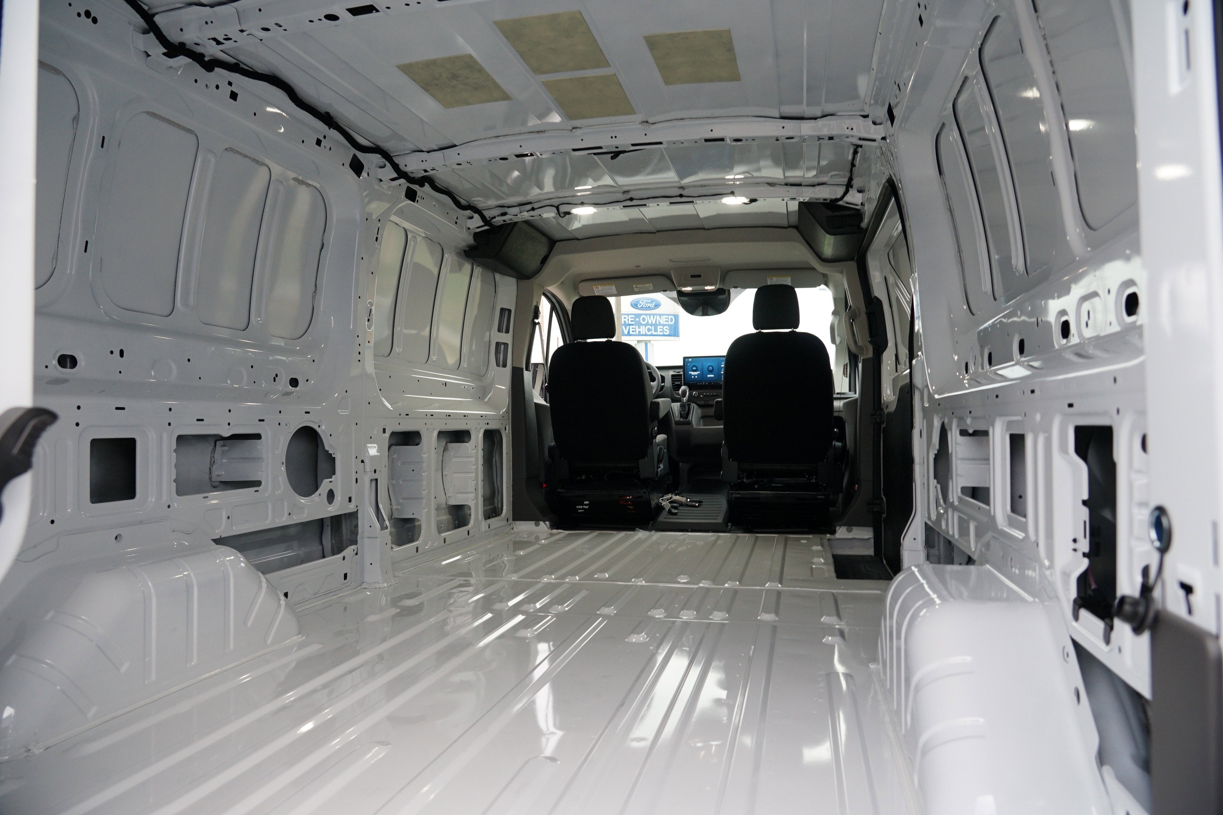 2026 Ford Transit Cargo Van T-250 130" Low Rf 9150 GVWR RWD