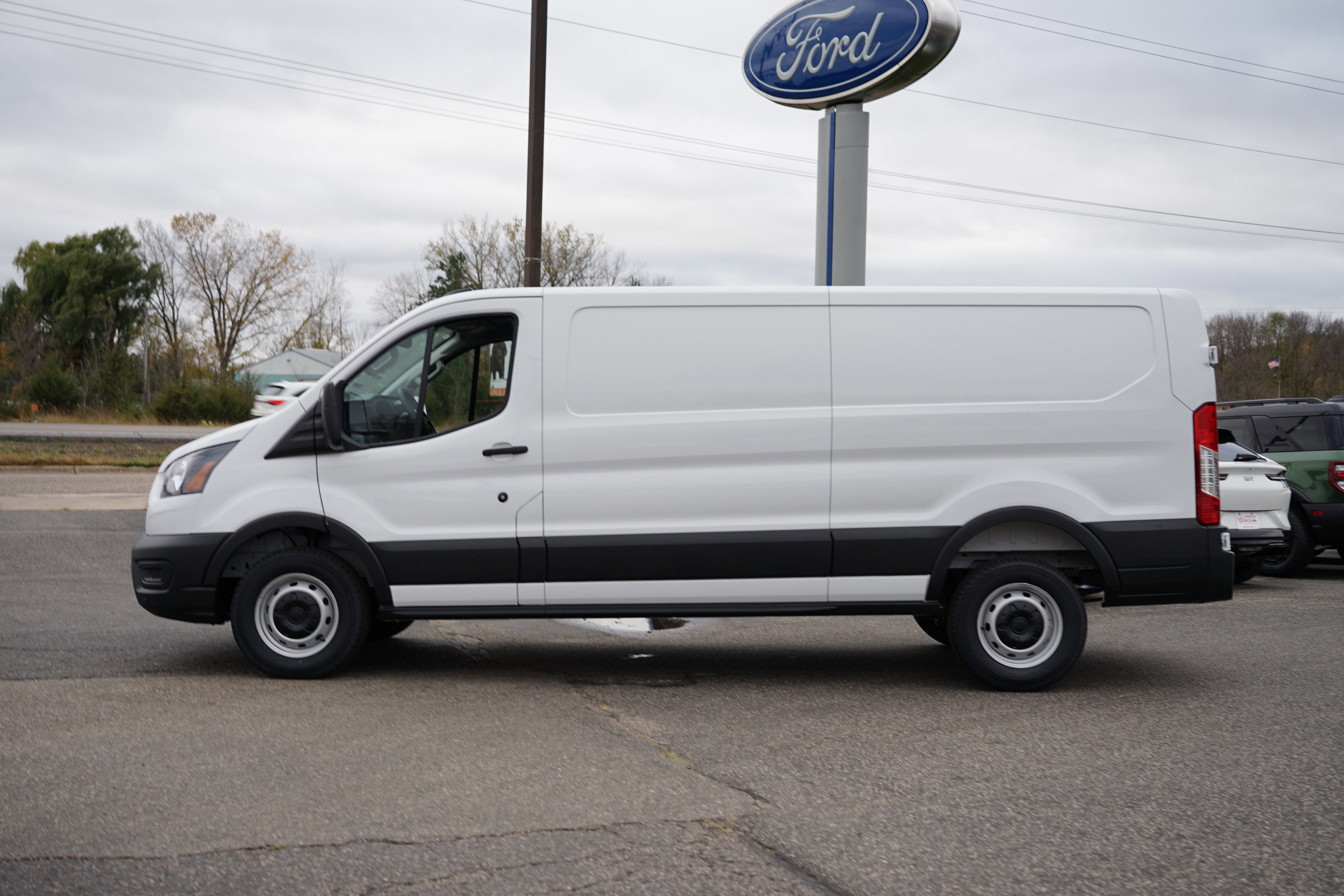 2026 Ford Transit Cargo Van T-250 130" Low Rf 9150 GVWR RWD