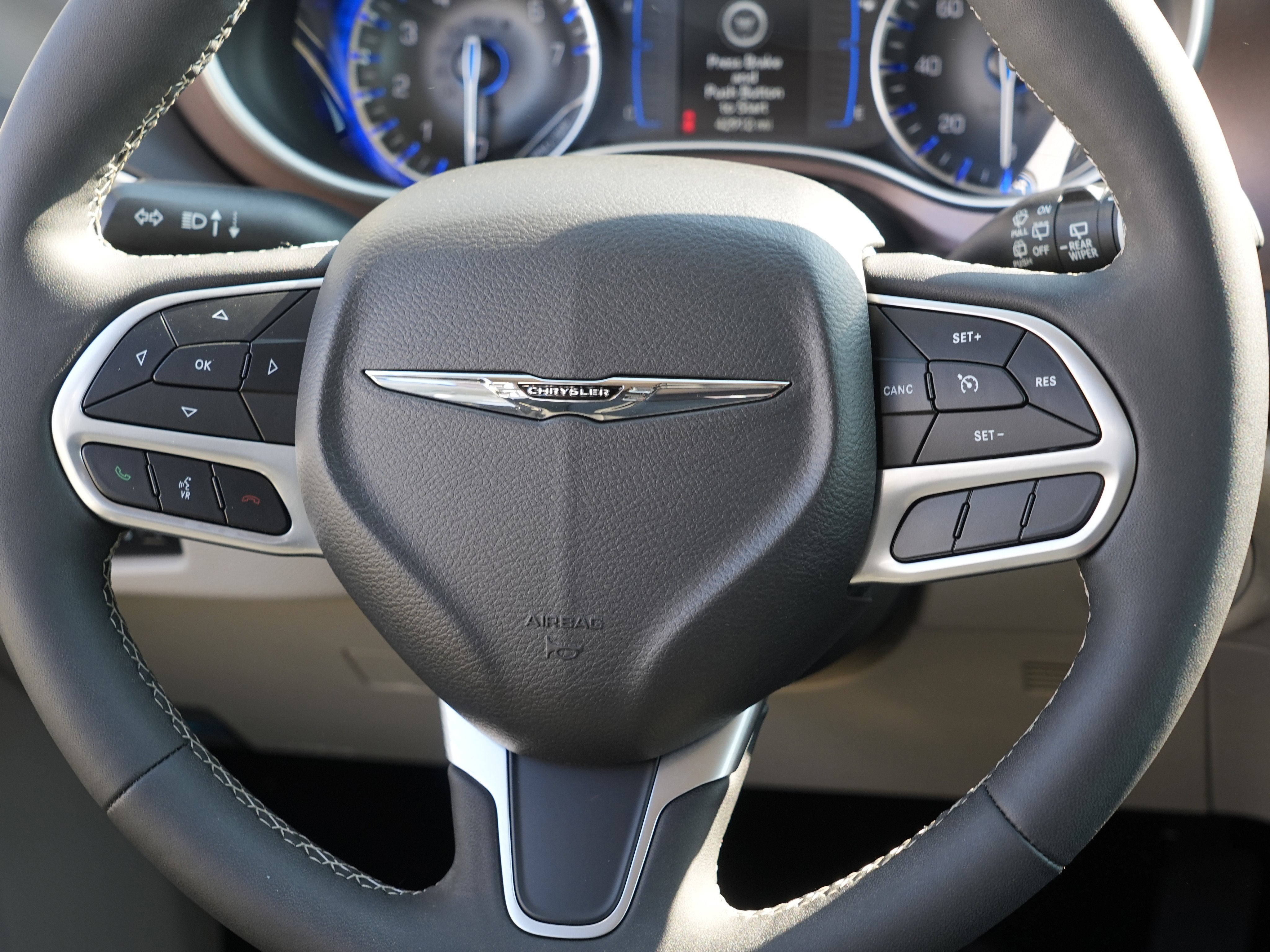 2023 Chrysler Voyager LX