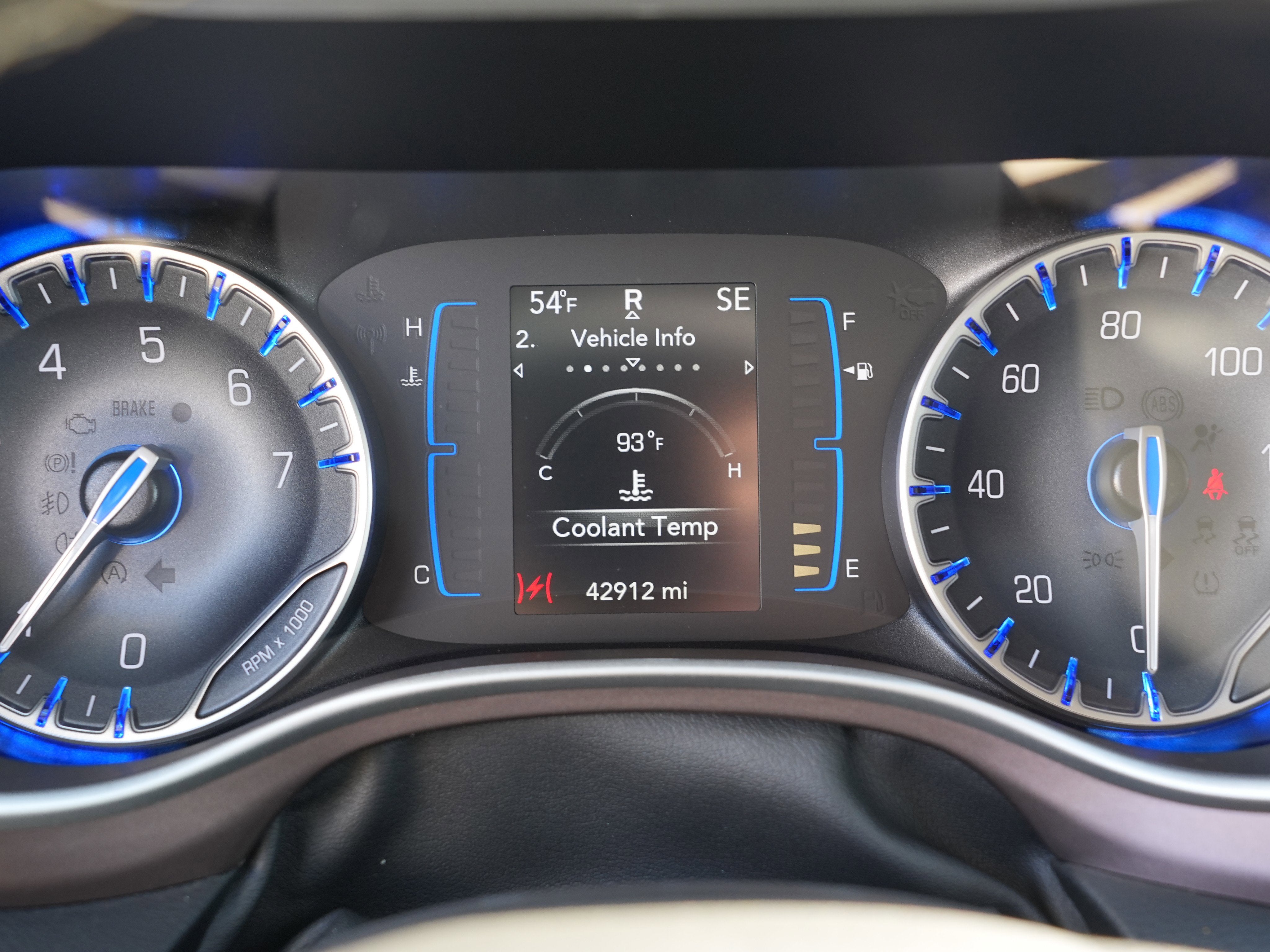 2023 Chrysler Voyager LX