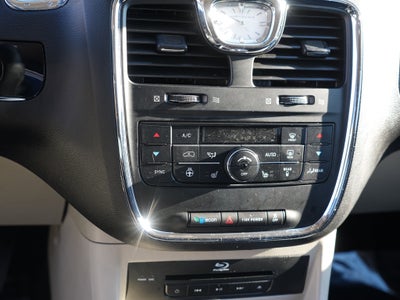 2016 Chrysler Town & Country Limited