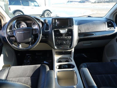 2016 Chrysler Town & Country Limited