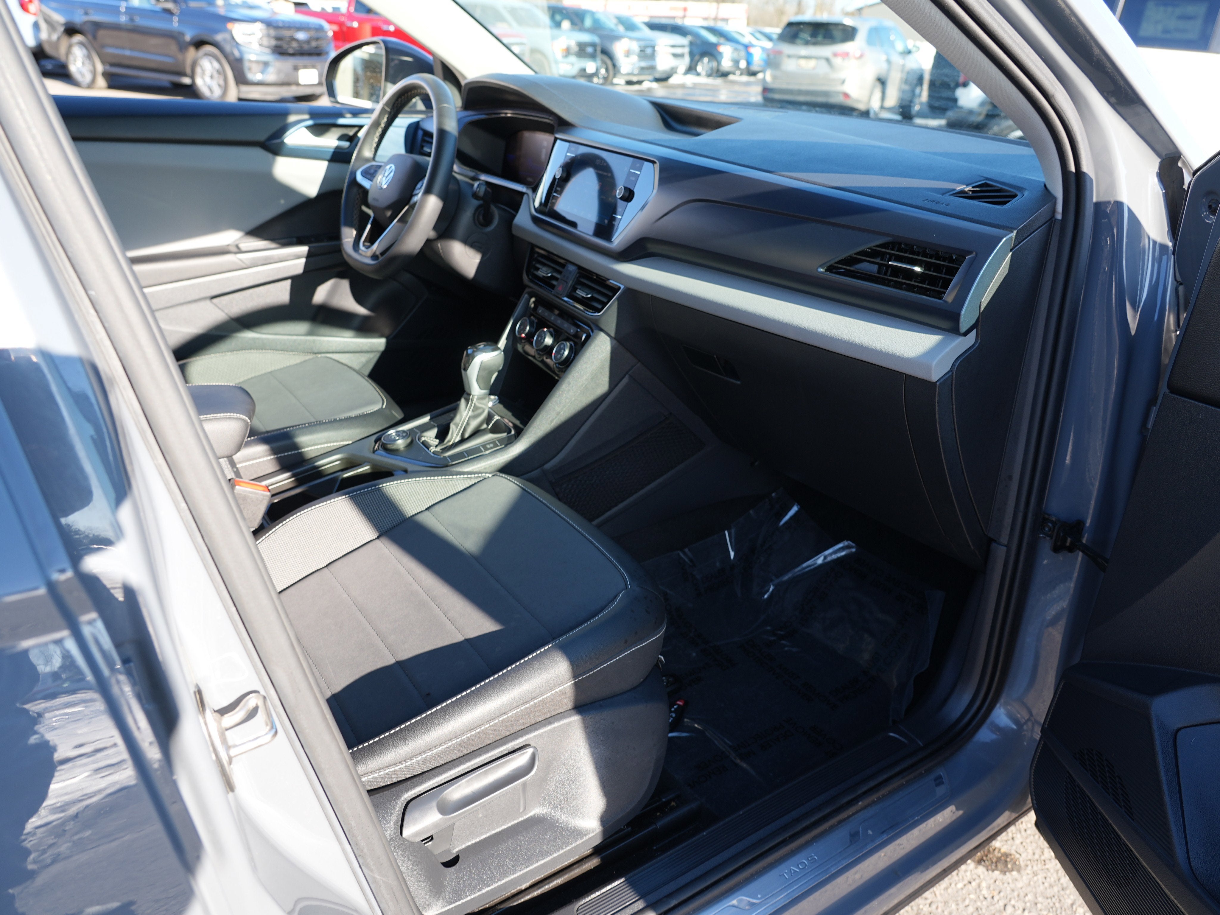 2023 Volkswagen Taos SE