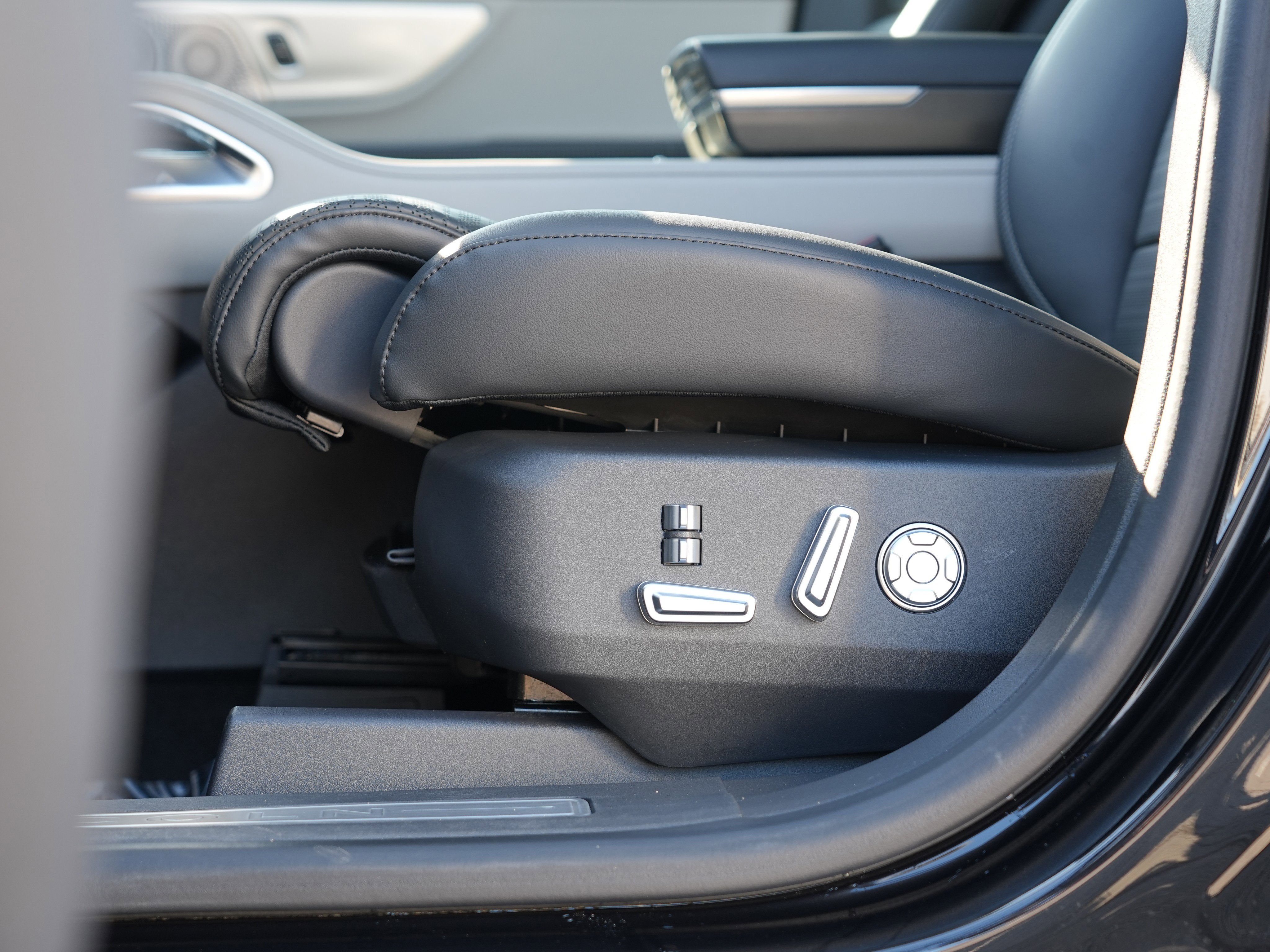 2025 Lincoln Nautilus Reserve